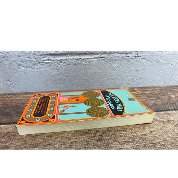 Vintage 1960s Paperback Book The Kamasutra of Vatsayana 1964 - Picture 3 of 9